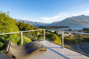 Alpen View Villa, Short walk to town